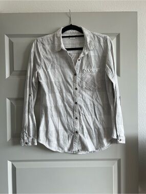 Altar'd State Light Gray Button-Front Shirt